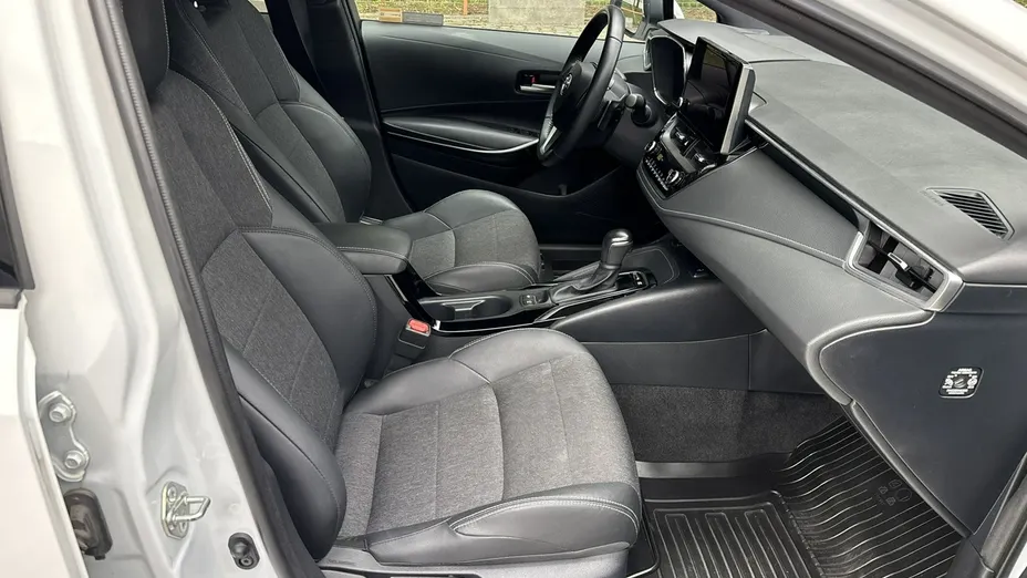 TOYOTA Corolla -