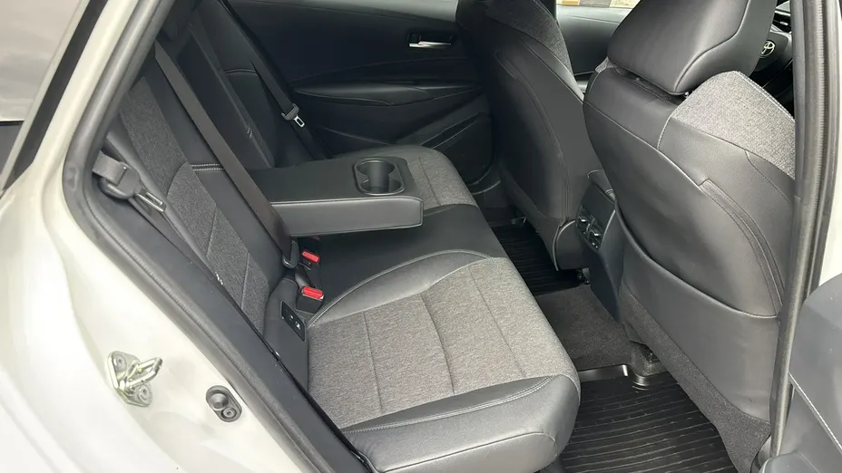 TOYOTA Corolla -