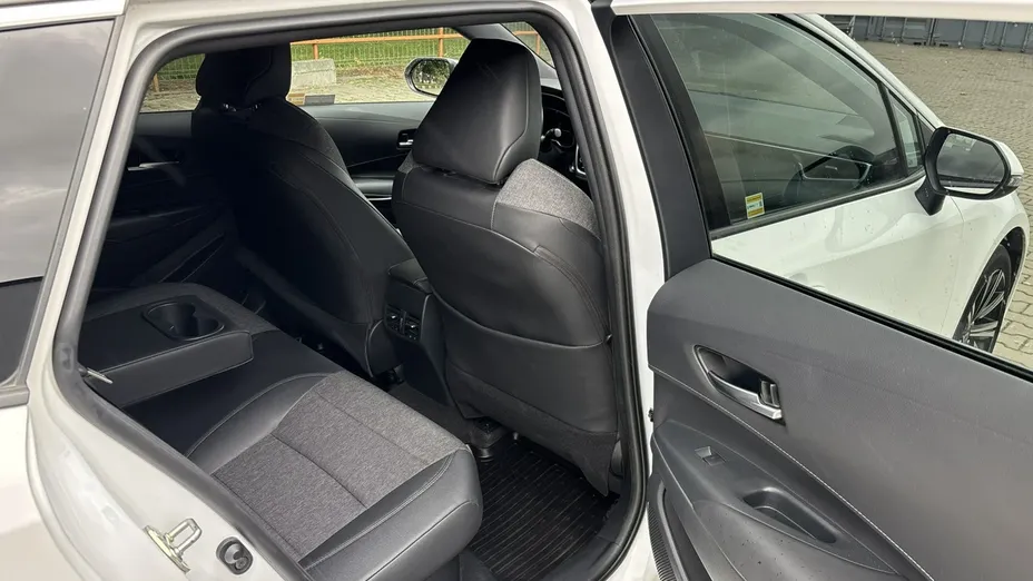 TOYOTA Corolla -