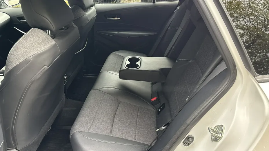 TOYOTA Corolla -