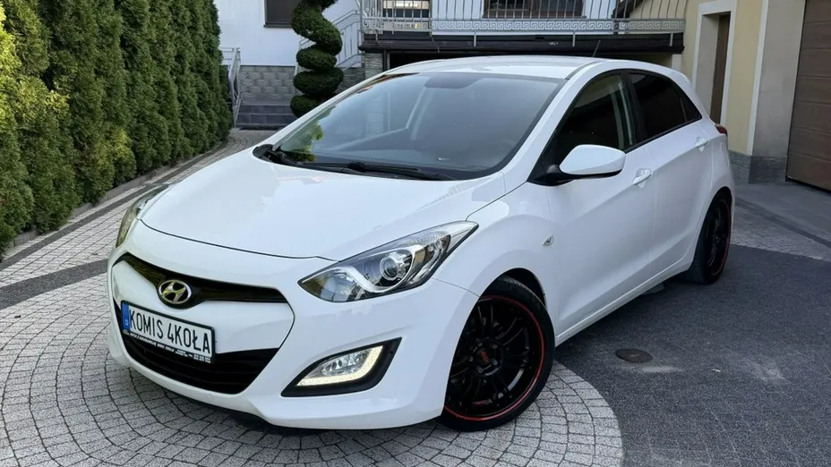 HYUNDAI i30 -