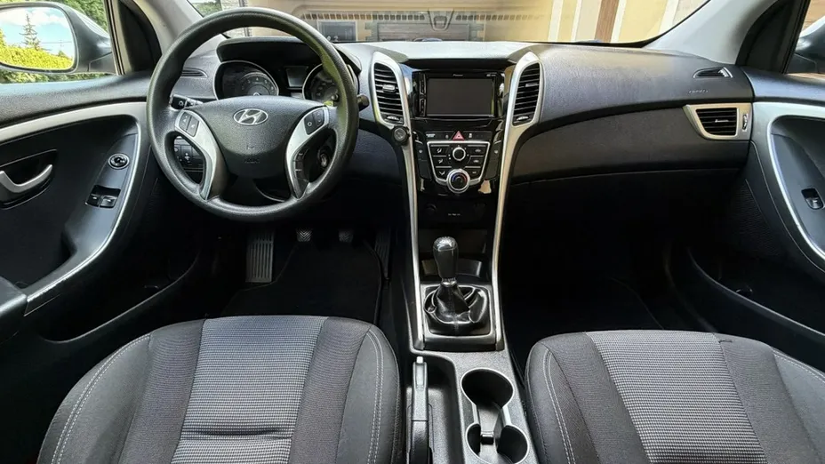 HYUNDAI i30 -