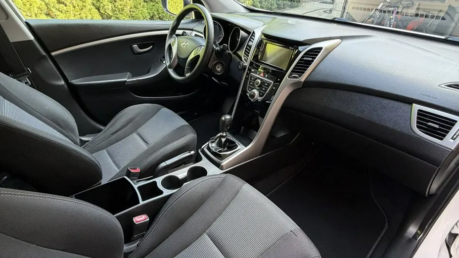 HYUNDAI i30 -