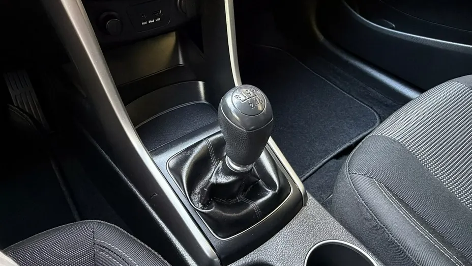 HYUNDAI i30 -