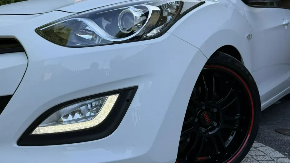 HYUNDAI i30 -