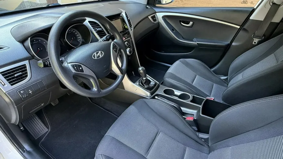 HYUNDAI i30 -