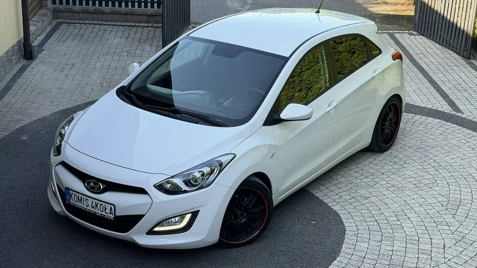 HYUNDAI i30 -