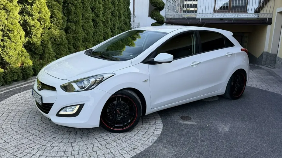 HYUNDAI i30 -
