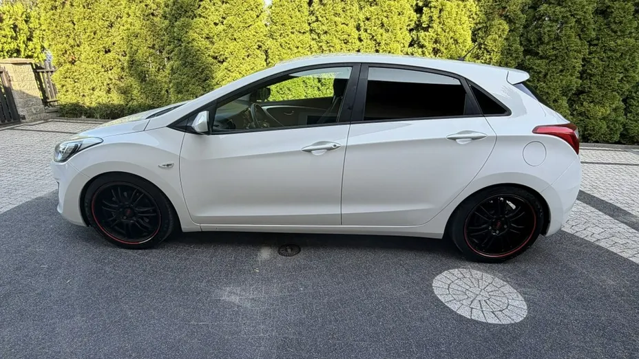 HYUNDAI i30 -