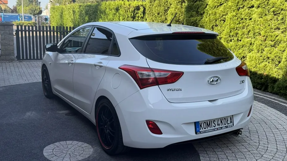 HYUNDAI i30 -