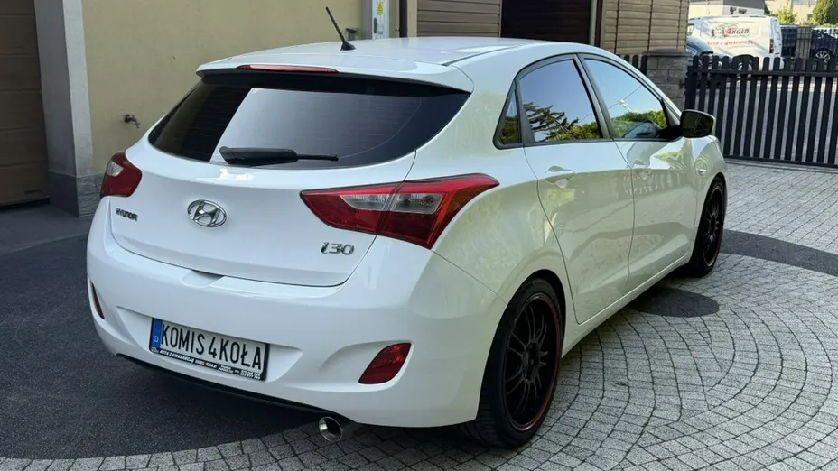 HYUNDAI i30 -