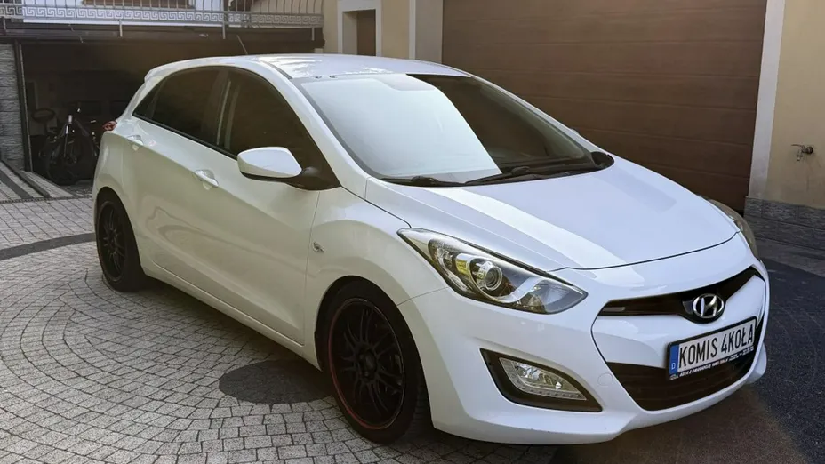 HYUNDAI i30 -