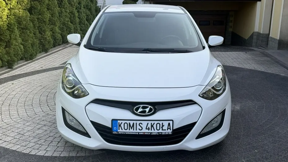 HYUNDAI i30 -