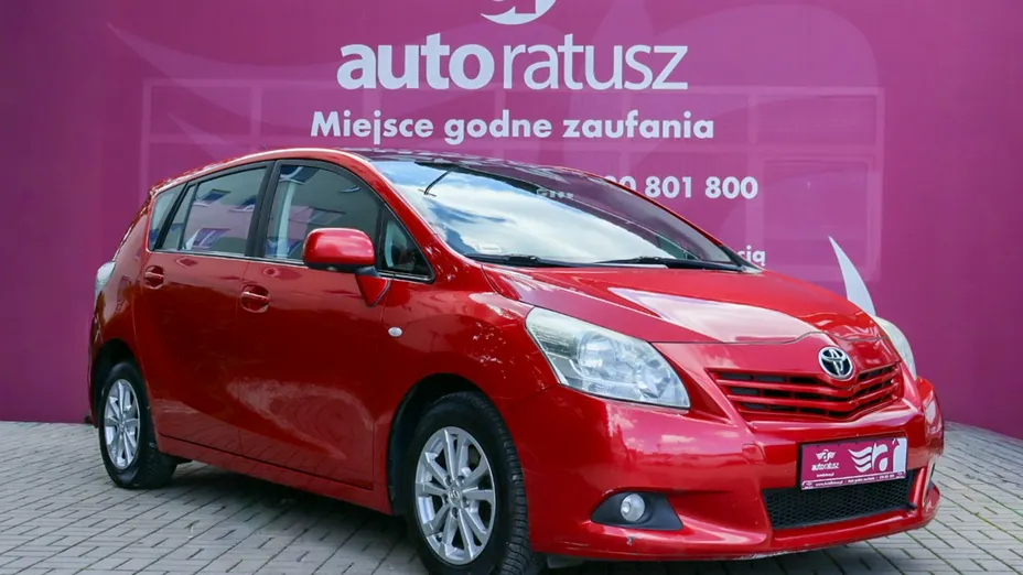 TOYOTA Verso -