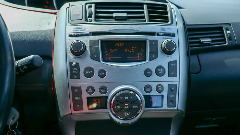 TOYOTA Verso -