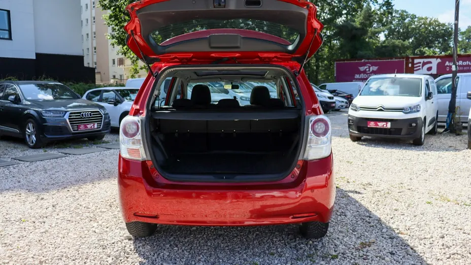 TOYOTA Verso -