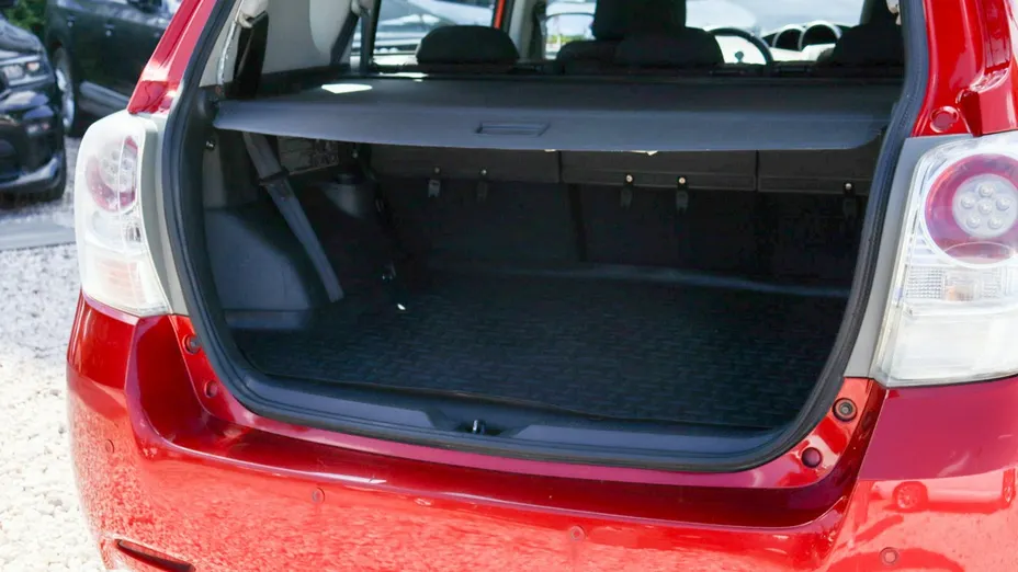 TOYOTA Verso -