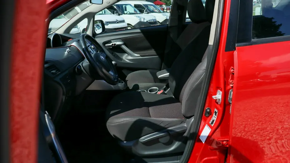 TOYOTA Verso -