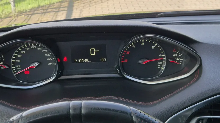 PEUGEOT 308 -