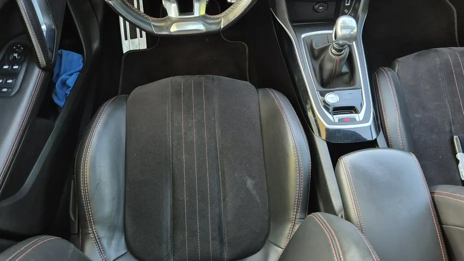 PEUGEOT 308 -