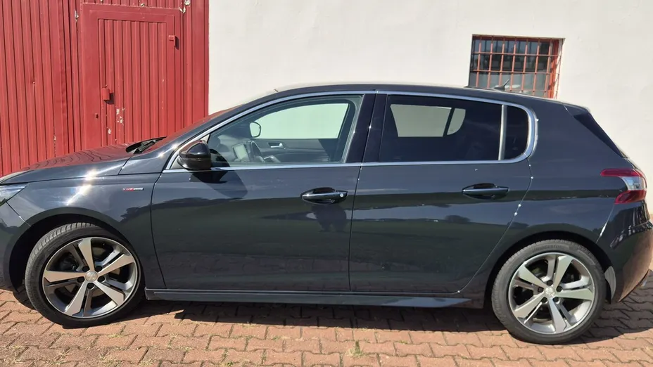 PEUGEOT 308 -