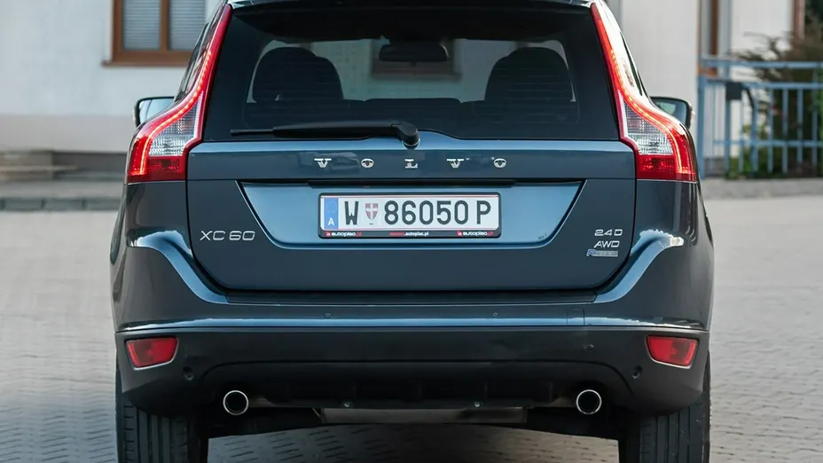 VOLVO XC60 -