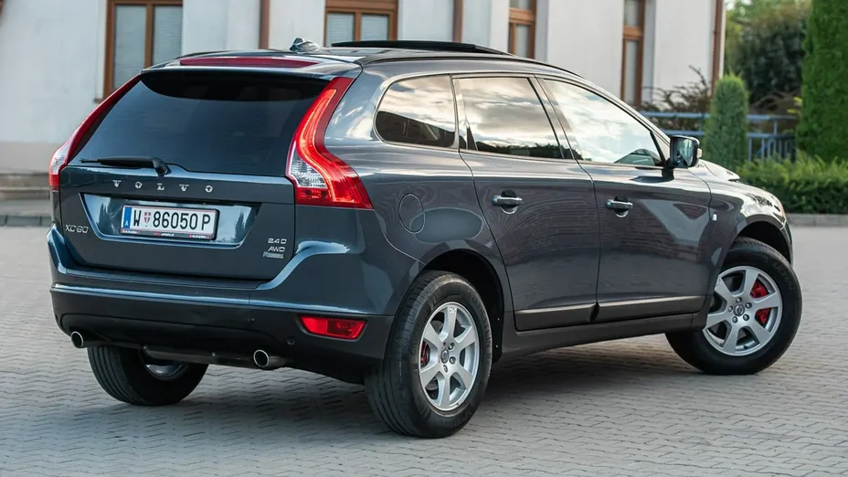 VOLVO XC60 -