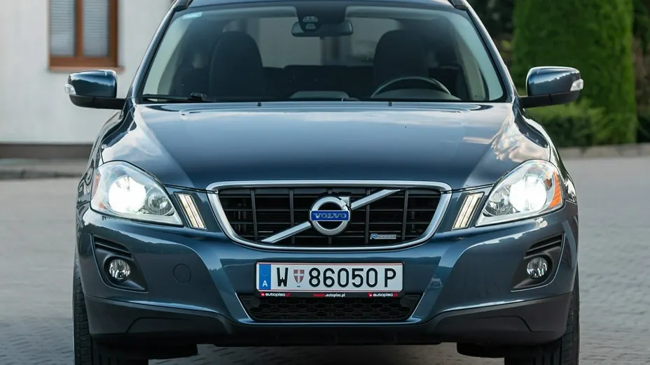 VOLVO XC60 -
