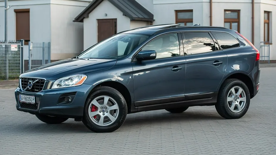 VOLVO XC60 -