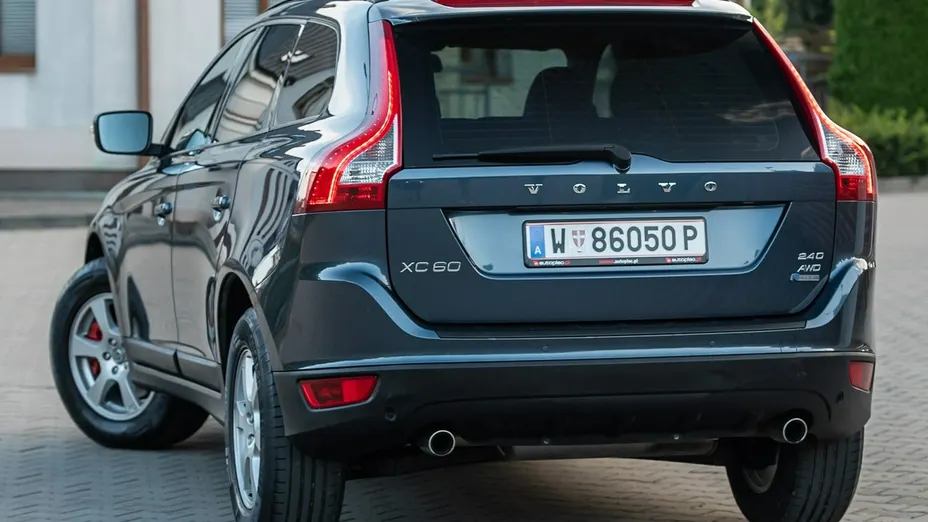 VOLVO XC60 -