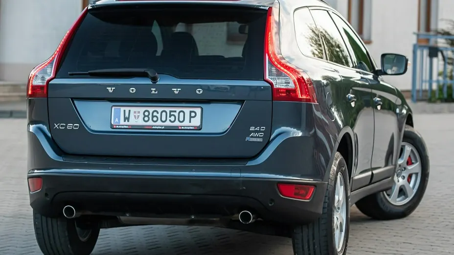 VOLVO XC60 -