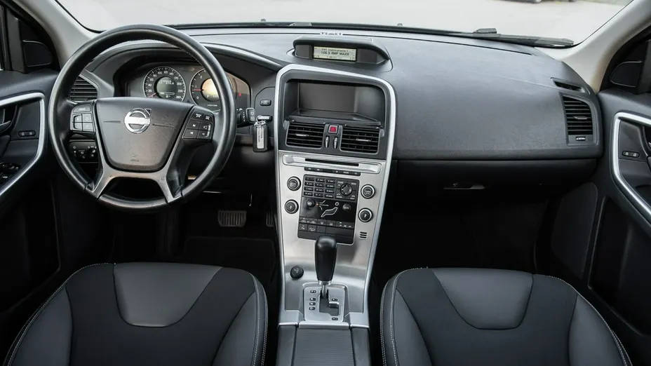 VOLVO XC60 -