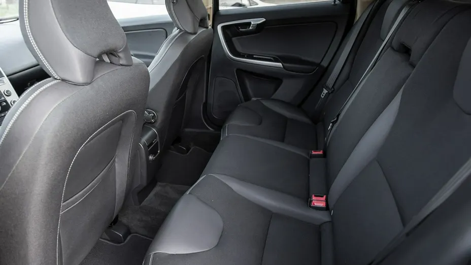 VOLVO XC60 -