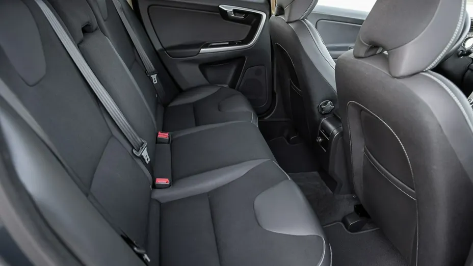VOLVO XC60 -