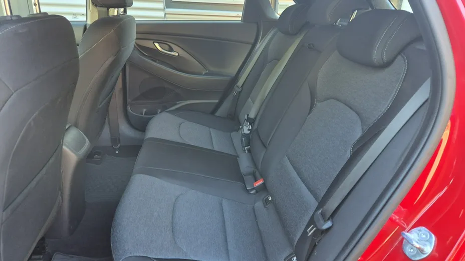 HYUNDAI i30 -