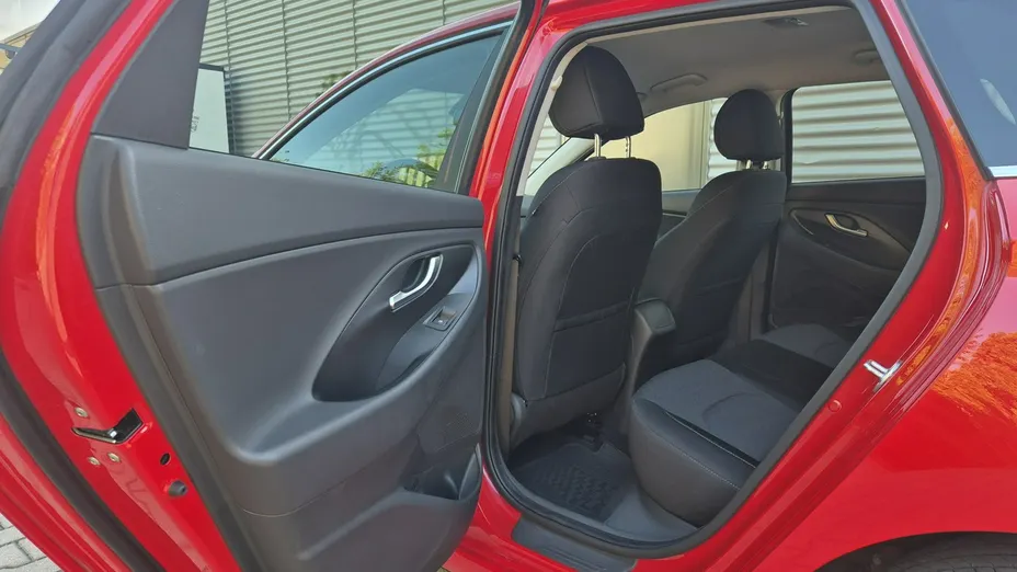 HYUNDAI i30 -