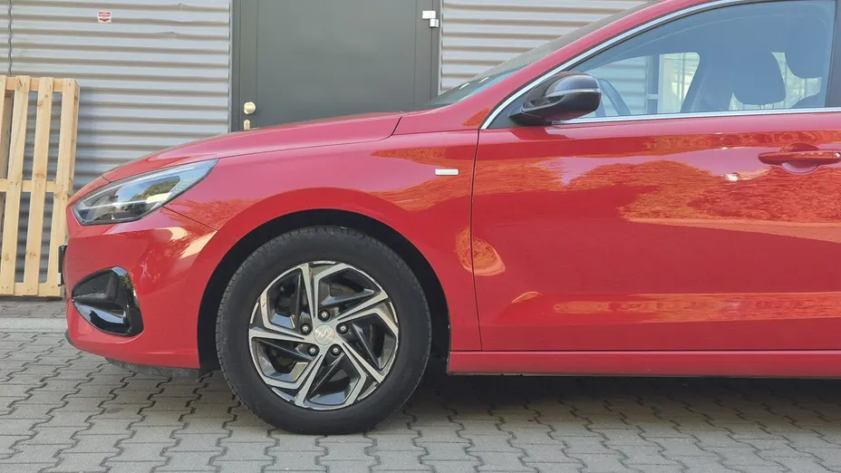 HYUNDAI i30 -