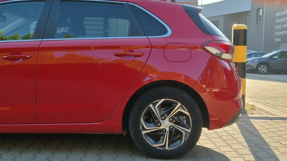 HYUNDAI i30 -