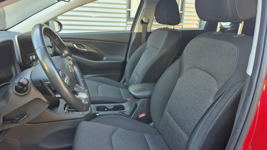 HYUNDAI i30 -