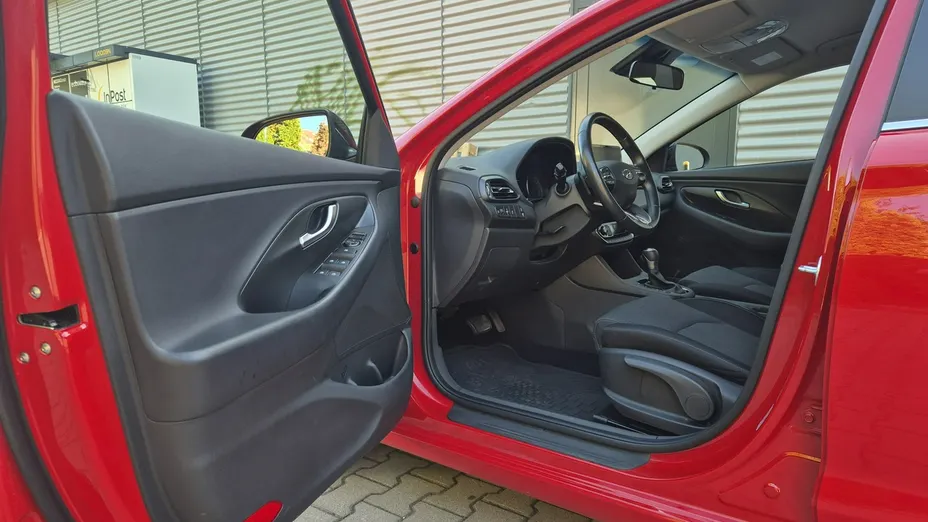 HYUNDAI i30 -