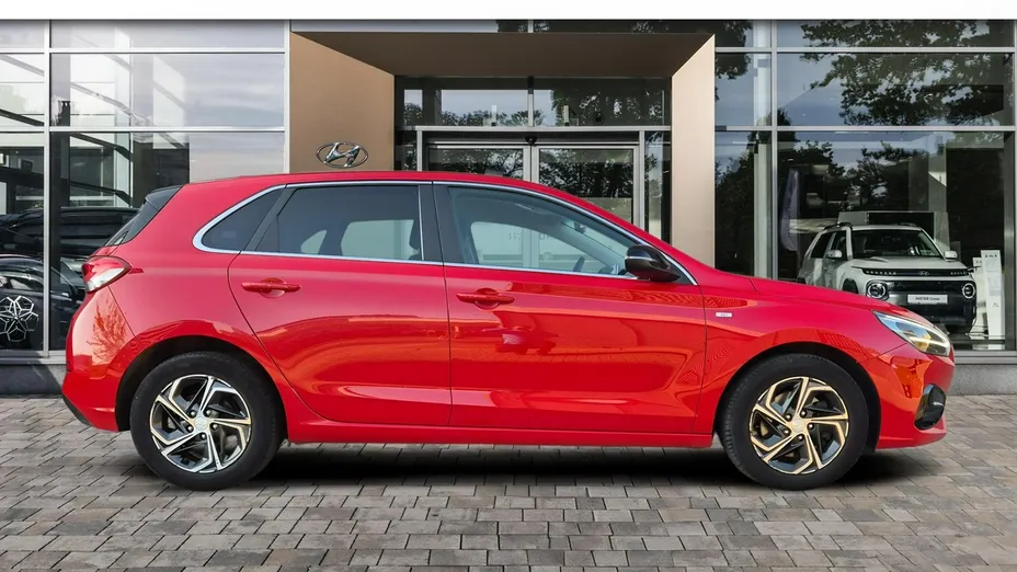 HYUNDAI i30 -