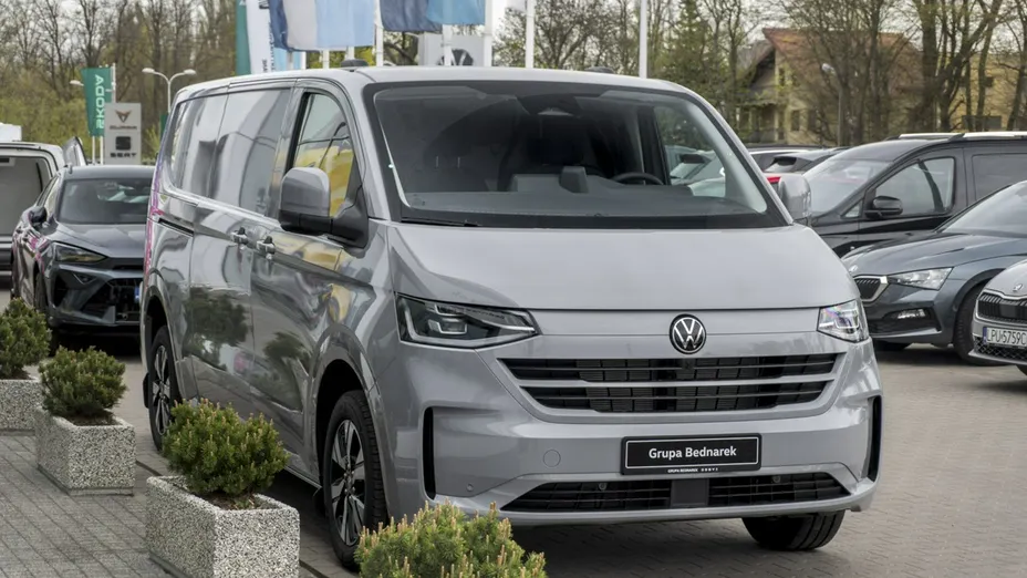 VOLKSWAGEN Transporter -