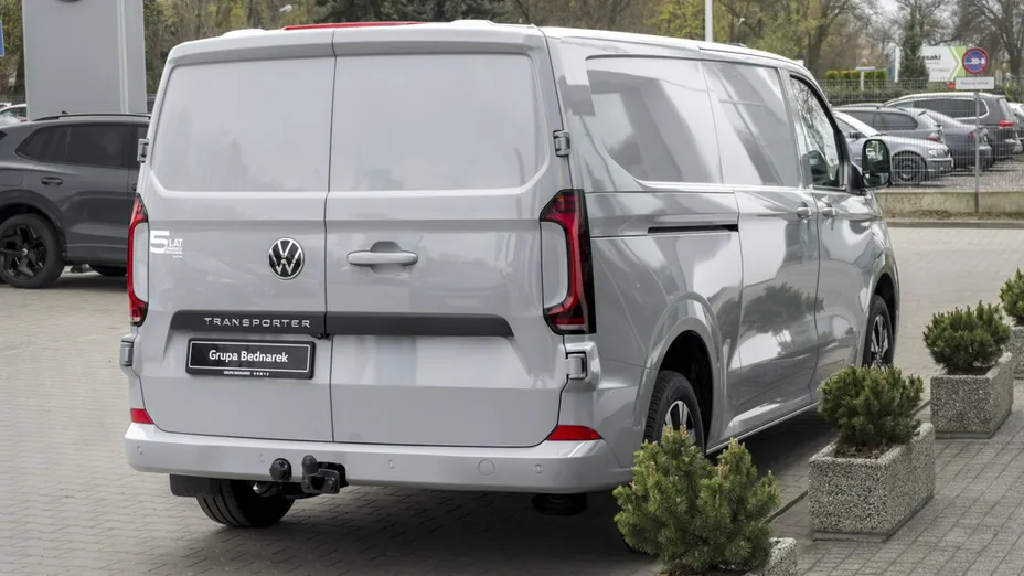 VOLKSWAGEN Transporter -