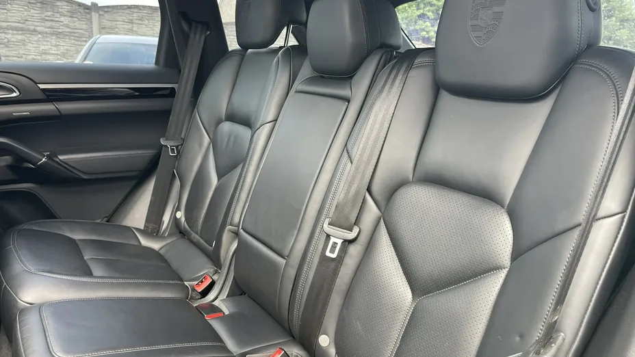 PORSCHE Cayenne -