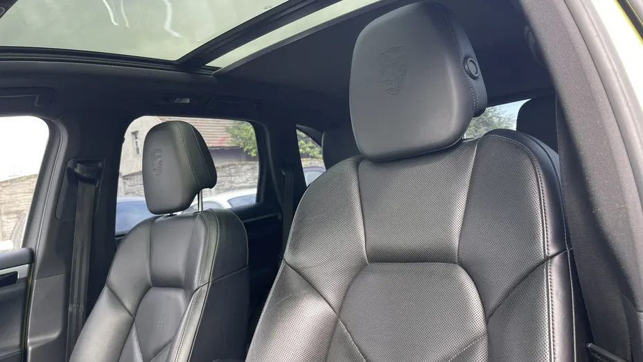 PORSCHE Cayenne -