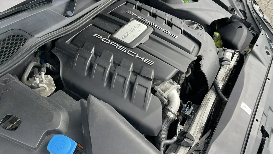 PORSCHE Cayenne -