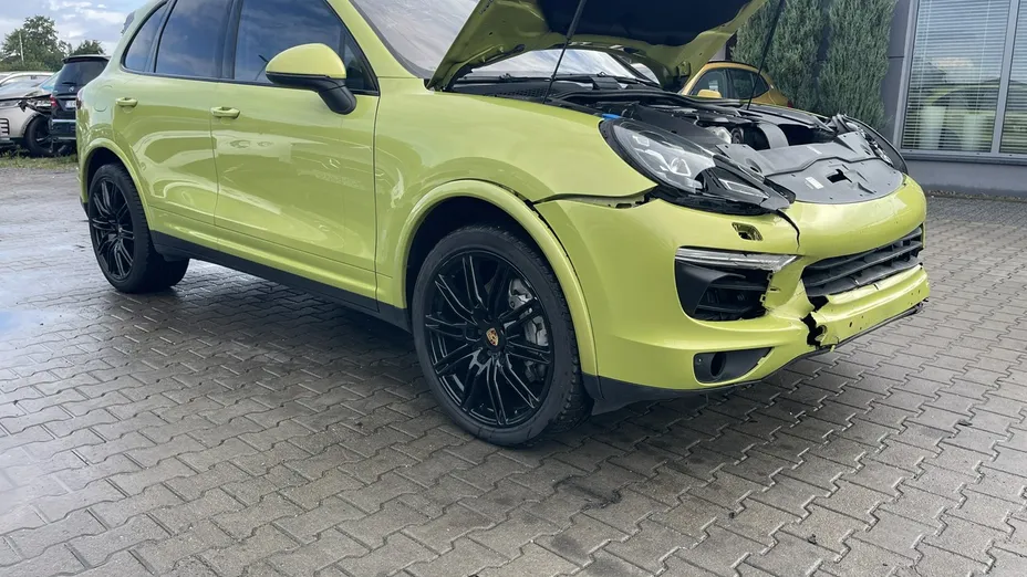 PORSCHE Cayenne -