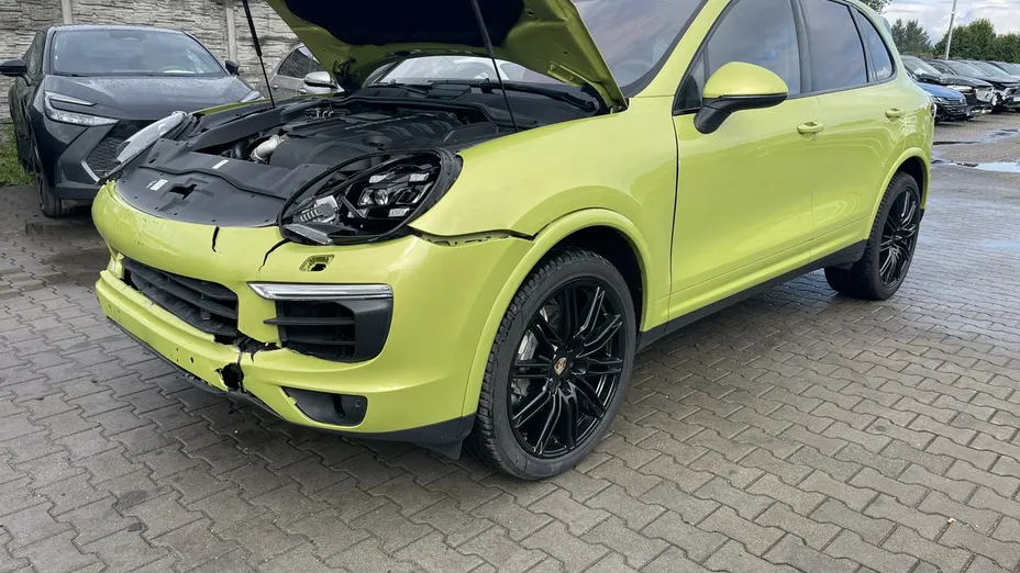 PORSCHE Cayenne -