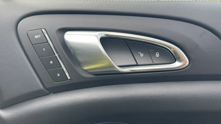 PORSCHE Cayenne -