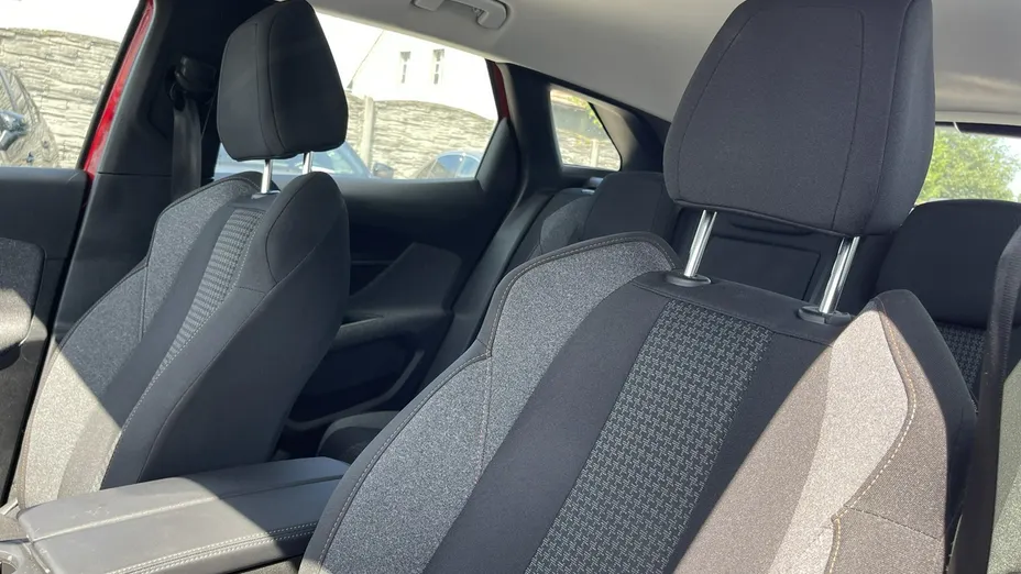 PEUGEOT 3008 -